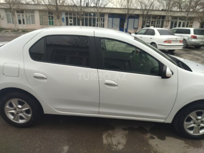Renault Logan-3