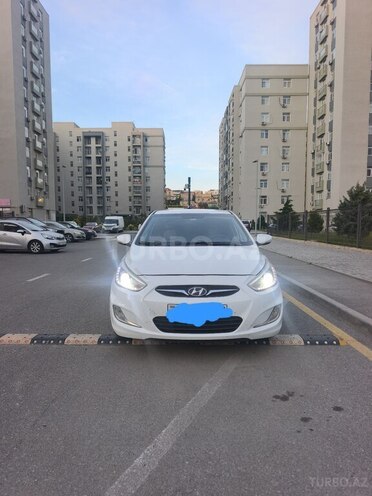 Hyundai Accent-1