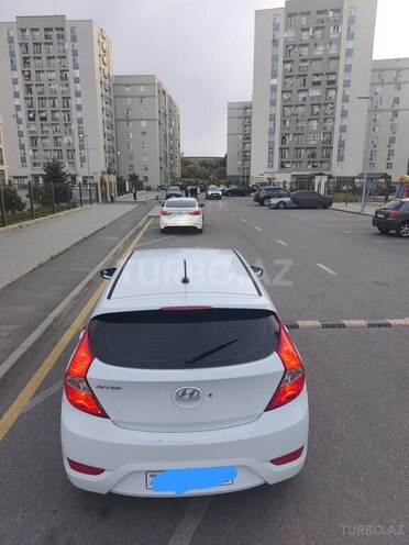 Hyundai Accent-3