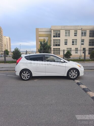 Hyundai Accent-5