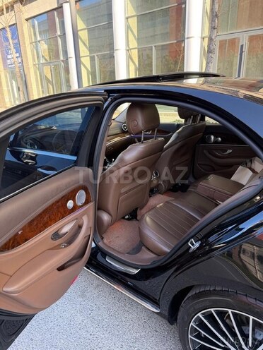 Mercedes E 300-11