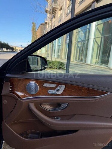 Mercedes E 300-10