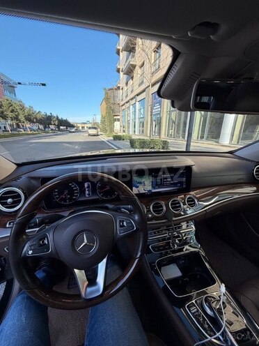 Mercedes E 300-5