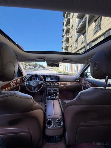 Mercedes E 300-13