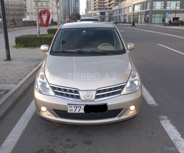 Nissan Tiida-1