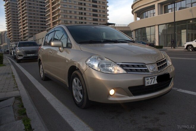 Nissan Tiida-3