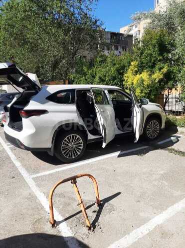 Toyota Highlander-12