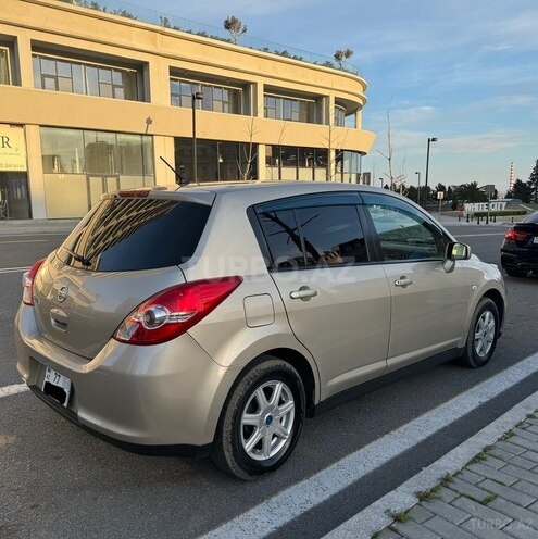 Nissan Tiida-5