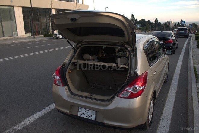 Nissan Tiida-9