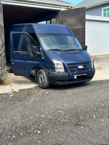 Ford Transit-2