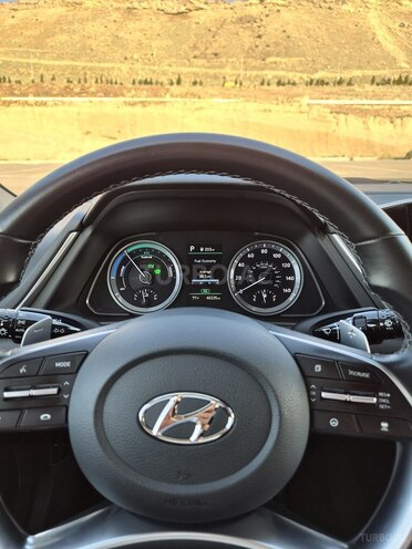 Hyundai Sonata-17