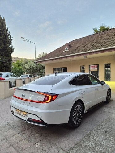 Hyundai Sonata-4