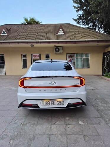 Hyundai Sonata-2