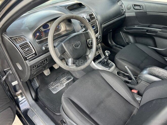 Geely Emgrand EC7-8