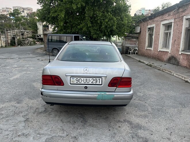 Mercedes E 230-4
