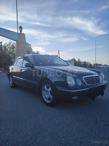 Mercedes E 220-2