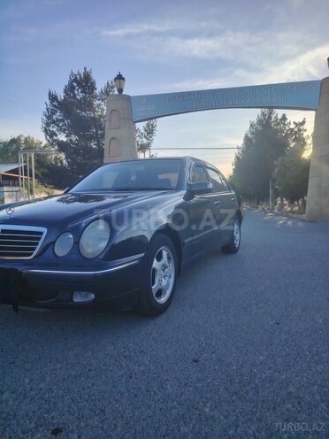 Mercedes E 220-3