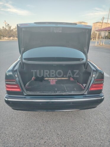 Mercedes E 220-9