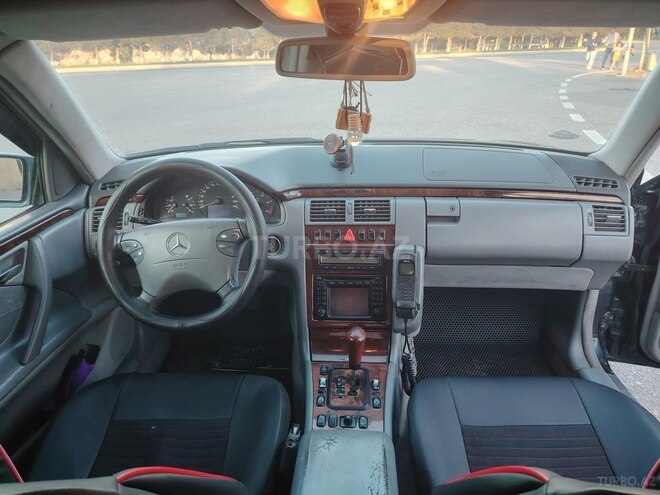Mercedes E 220-8