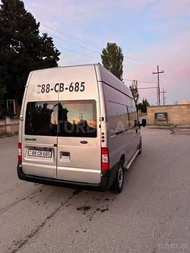 Ford Transit-17