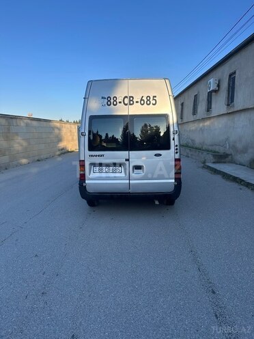 Ford Transit-3