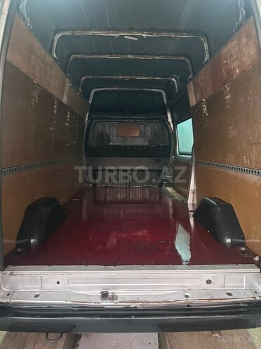 Ford Transit-11