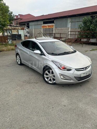 Hyundai Elantra-2