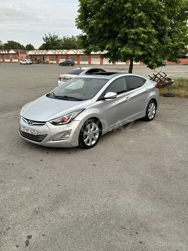 Hyundai Elantra-13