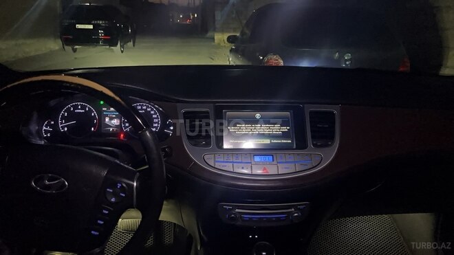Hyundai Genesis-7