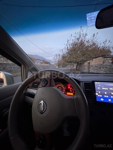 Nissan Tiida-3
