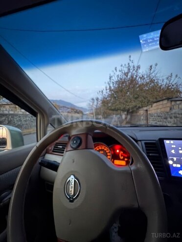 Nissan Tiida-5