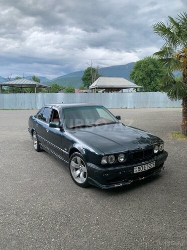 BMW 520-1