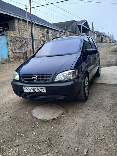 Opel Zafira-1