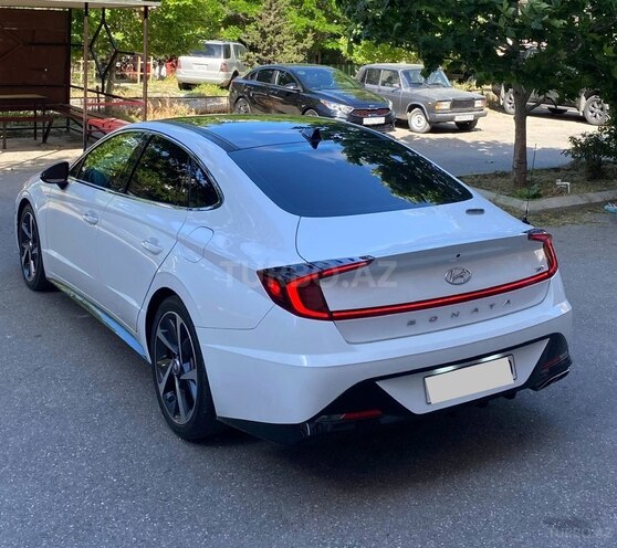 Hyundai Sonata-4