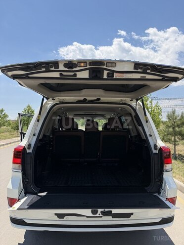 Toyota Land Cruiser-8