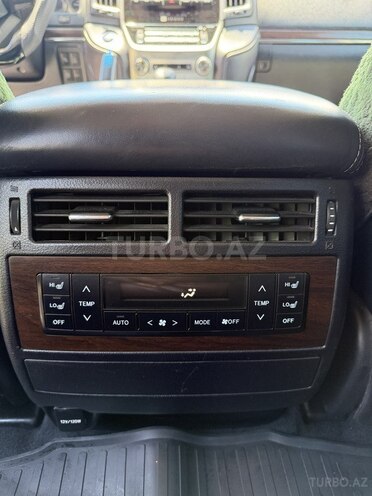 Toyota Land Cruiser-11
