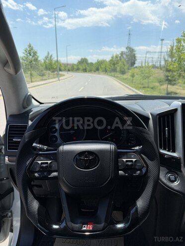 Toyota Land Cruiser-4