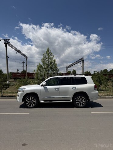 Toyota Land Cruiser-3