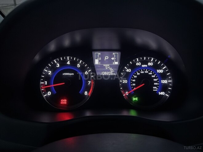 Hyundai Accent-13
