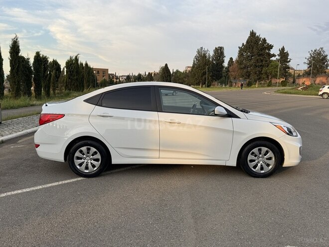 Hyundai Accent-6