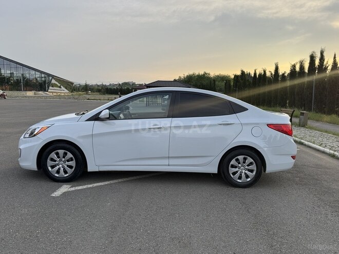Hyundai Accent-5