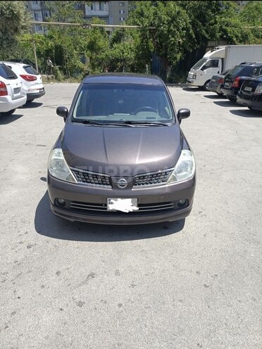 Nissan Tiida-1