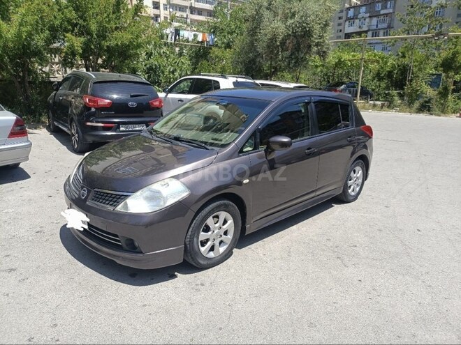 Nissan Tiida-4