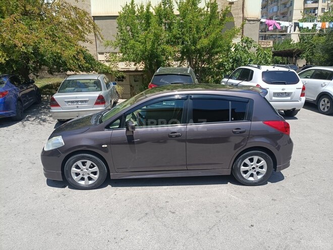 Nissan Tiida-6
