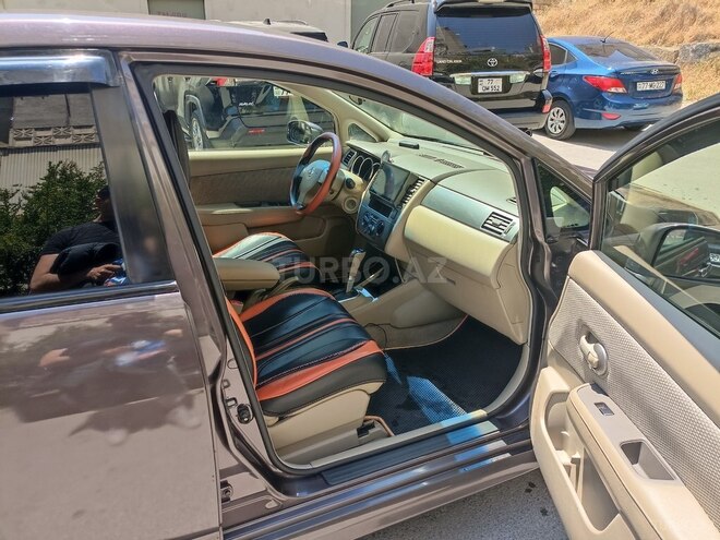 Nissan Tiida-8