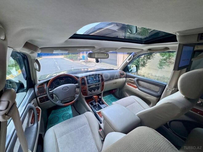 Toyota Land Cruiser-16