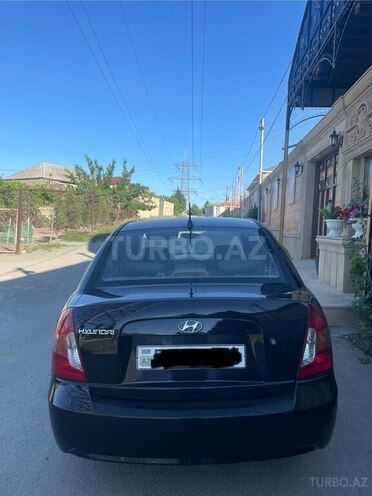 Hyundai Accent-4