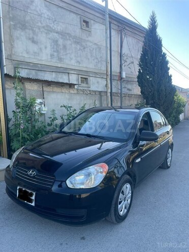 Hyundai Accent-2