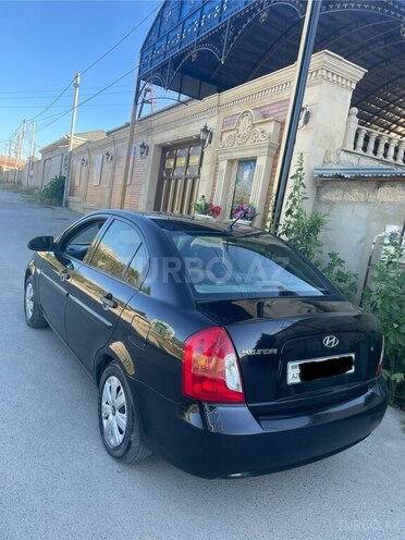Hyundai Accent-5