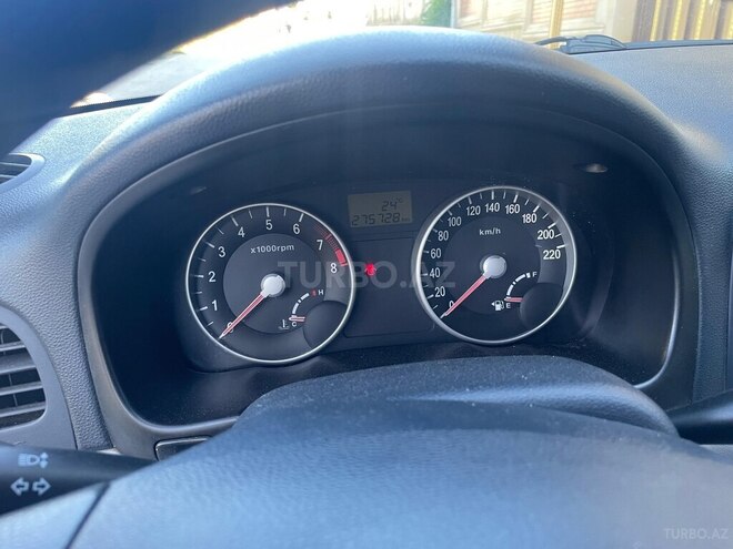 Hyundai Accent-9